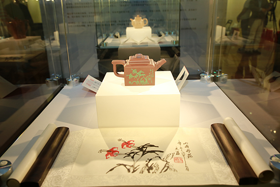 刘文西、顾绍培、鲍志强紫砂文人壶艺术展在京开幕